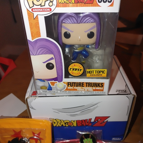 Capsule Corp Future Trunks - Picture 8 of 16